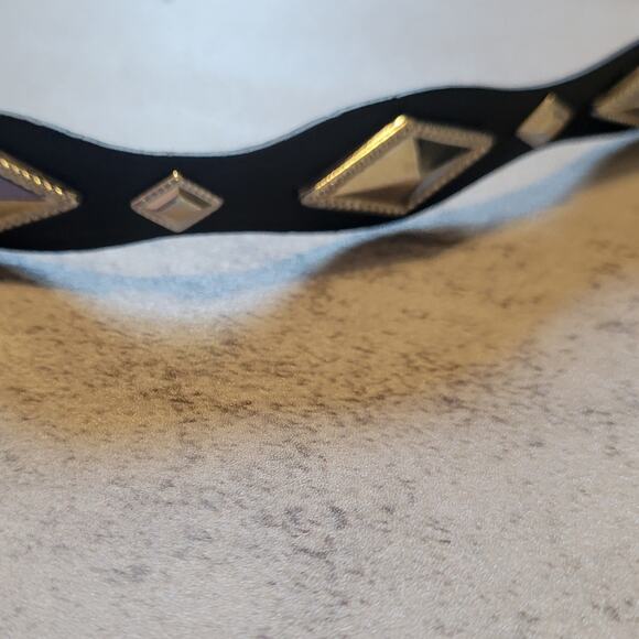 Western Adjustable Leather Hatband Black with Silver Diamond Shaped Conchos - Picture 3 of 3